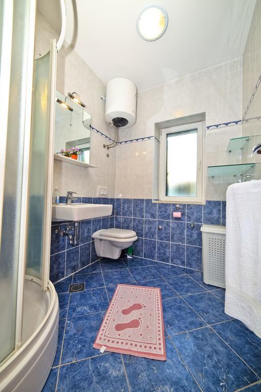 Apartments Bozikovic ポドストラナ エクステリア 写真