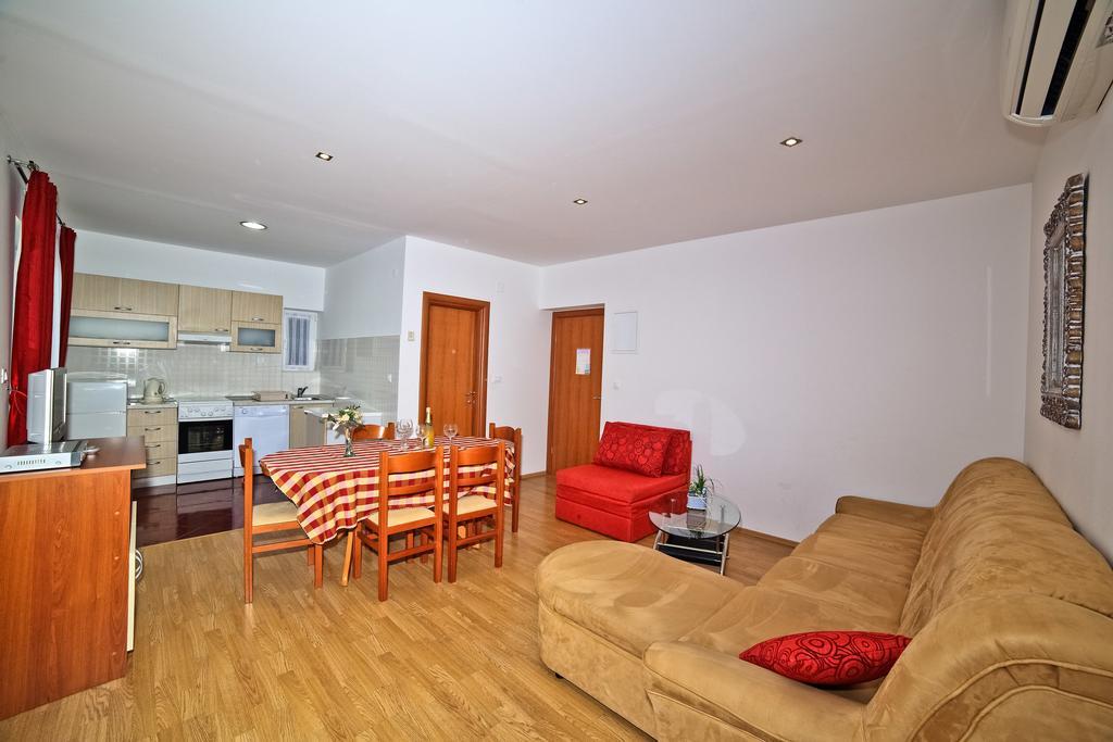 Apartments Bozikovic ポドストラナ エクステリア 写真